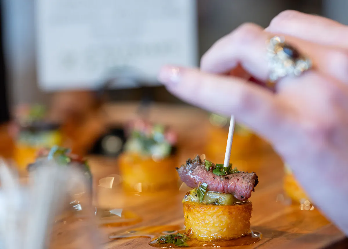 social catering travelers table