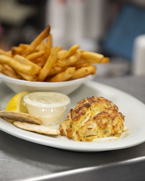 Gallery Box Hill Pizzeria & Crab Cakes in Abingdon, MD