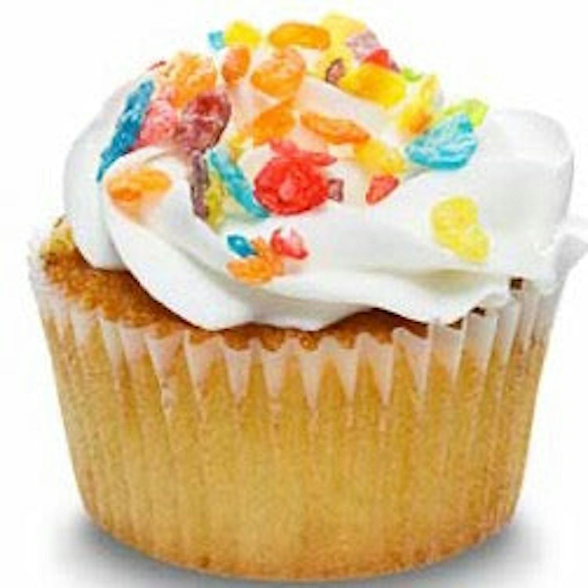 🧡 Fruity Pebbles Cake Pucks ❤️ Benty Cakes sent me this fun cake puck