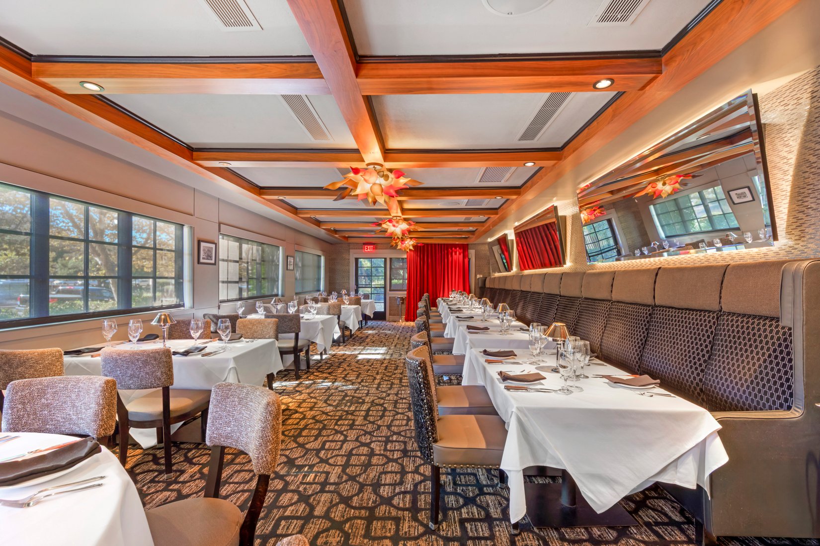 Mastro's Thousands Oaks Dining Room Booth
