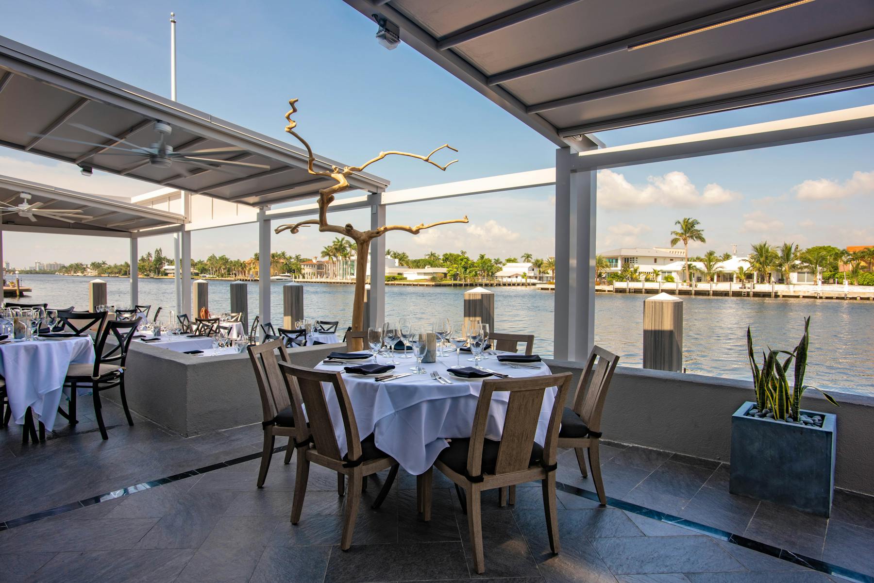 Sunset Terrace | Mastro's | Classic Steakhouses and Ocean Club Seafood