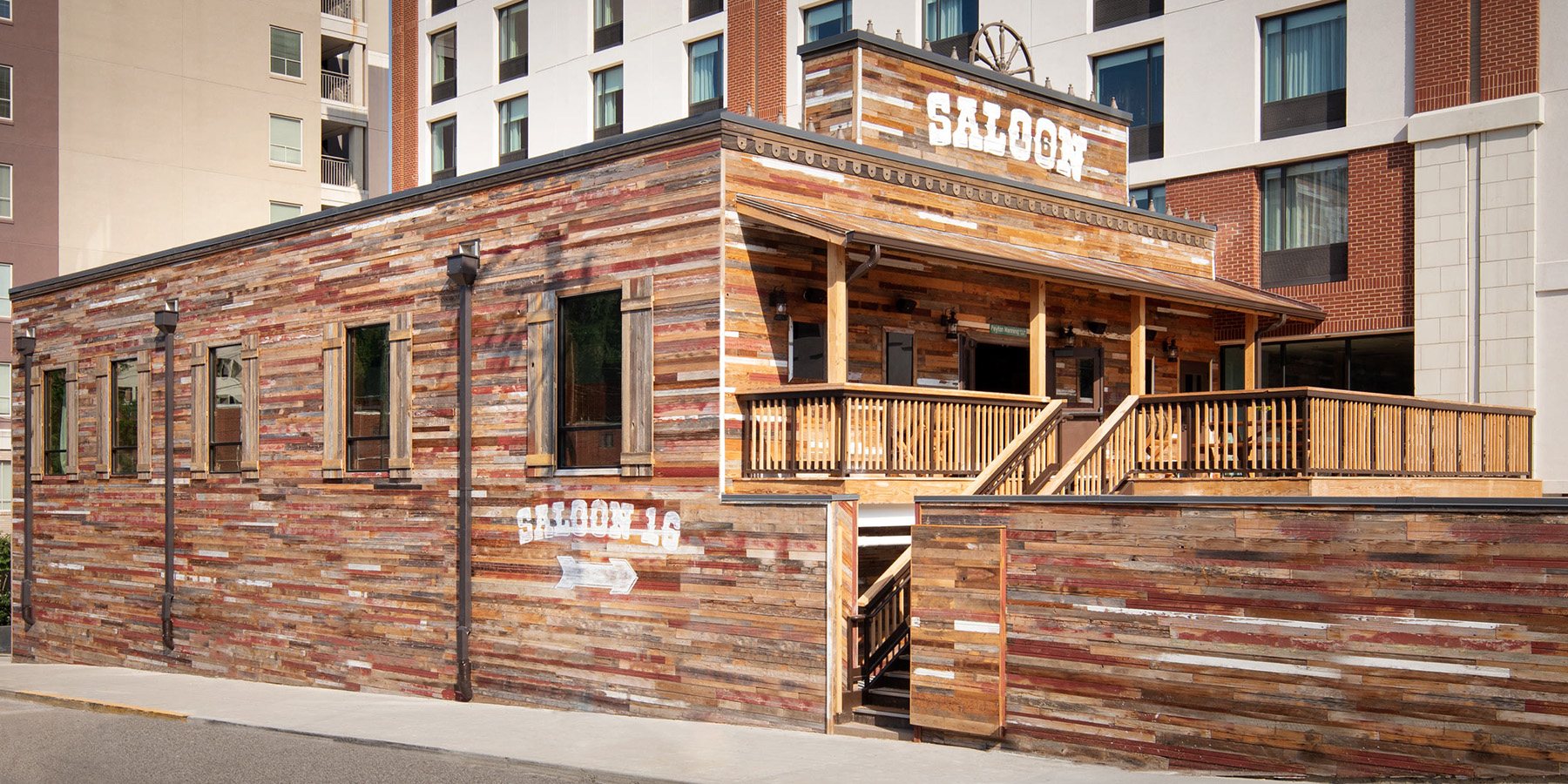 Saloon 16 photo